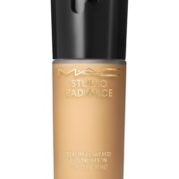 MAC Studio Radiance Serum-Powered Foundation NA° NC25 30 ml,