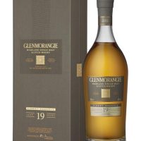 Glenmorangie 19y Highland Single Malt Scotch Whisky 43% 0.7L gift pack, 0.7 l